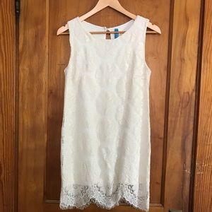 Cream laces dress with solid white lining